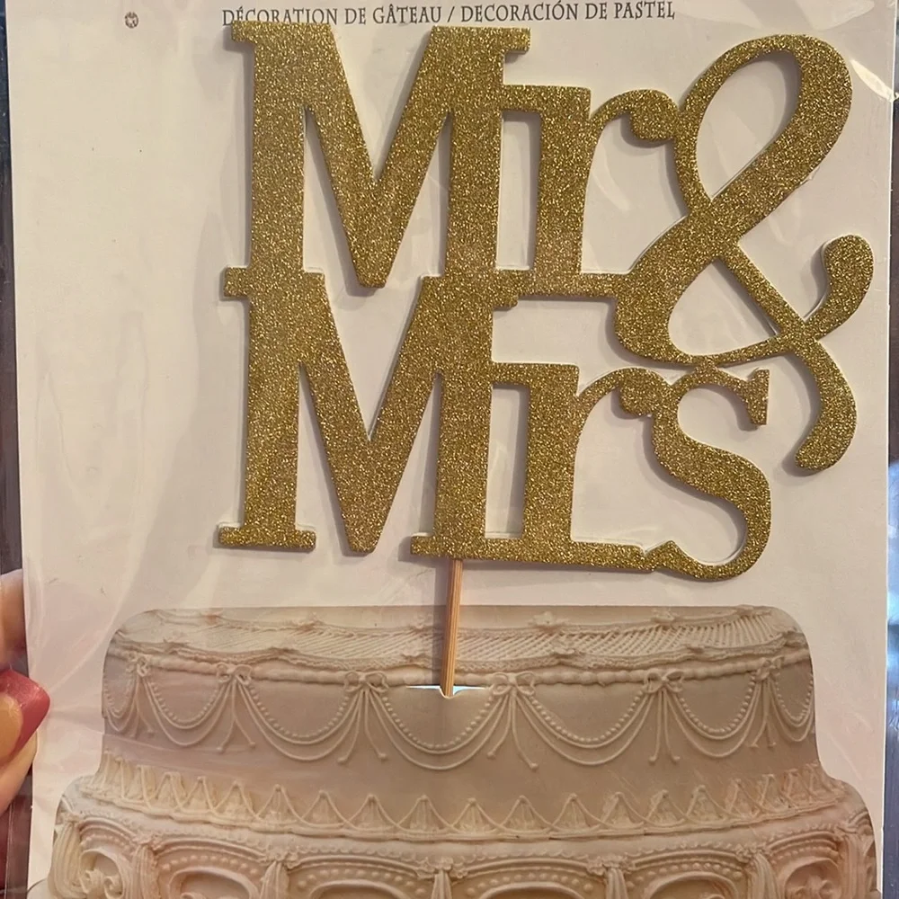 Diamond Glitter Mr & Mrs Cake Topper, Gold, 6-1/2-Inch (Gold)
